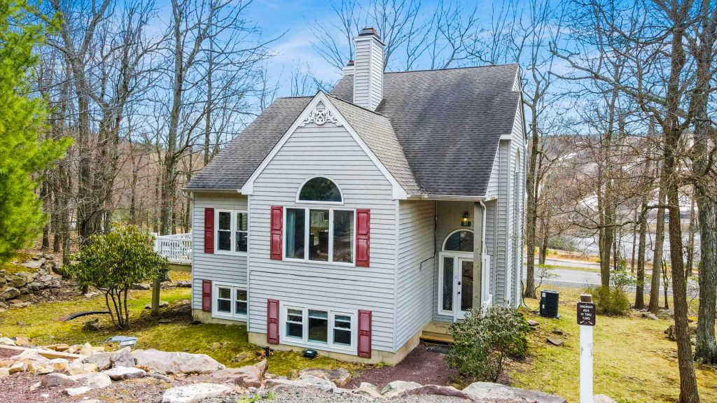 Mountain View Cottage for rent in Poconos