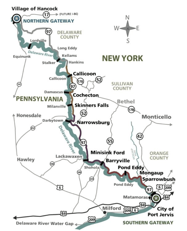 scenic drive route of fall foliage in poconos