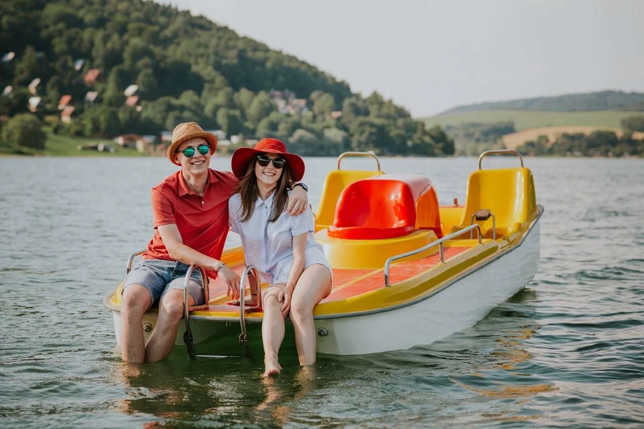 A couple enjoying in lake wallenpaupack