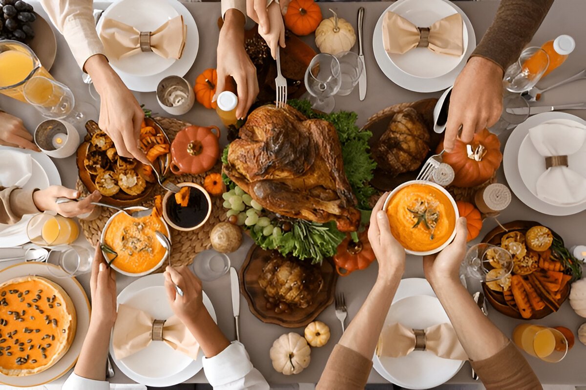 A beautiful Thanksgiving dinner