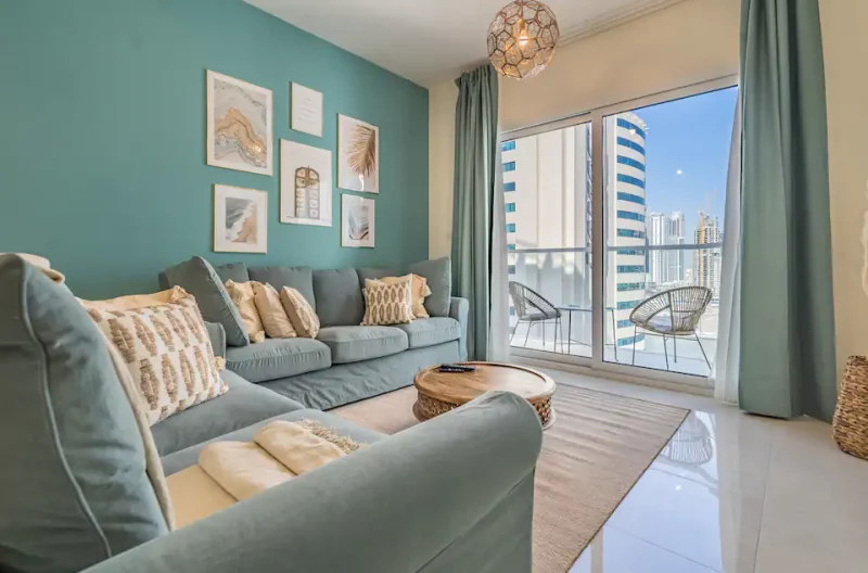 Stylish Waterfront Apartment With Views on Canal - Holiday Keepers - Waterfront Apartment Green Views